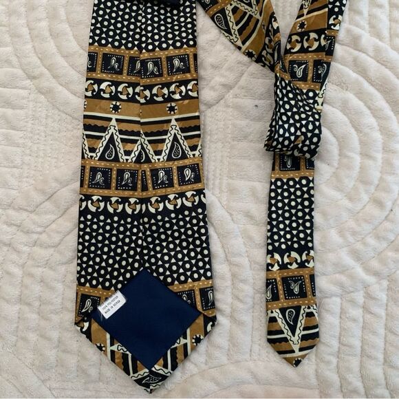 Dino Romaro Geometric Patterned Vintage Handmade Tie - Black and Gold - Picture 9 of 10